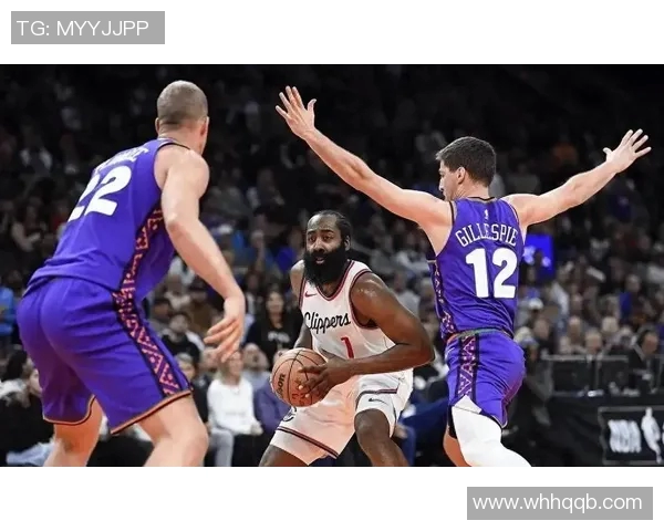 快船与国王激战三月二十七日NBA季后赛争夺战精彩回顾与分析